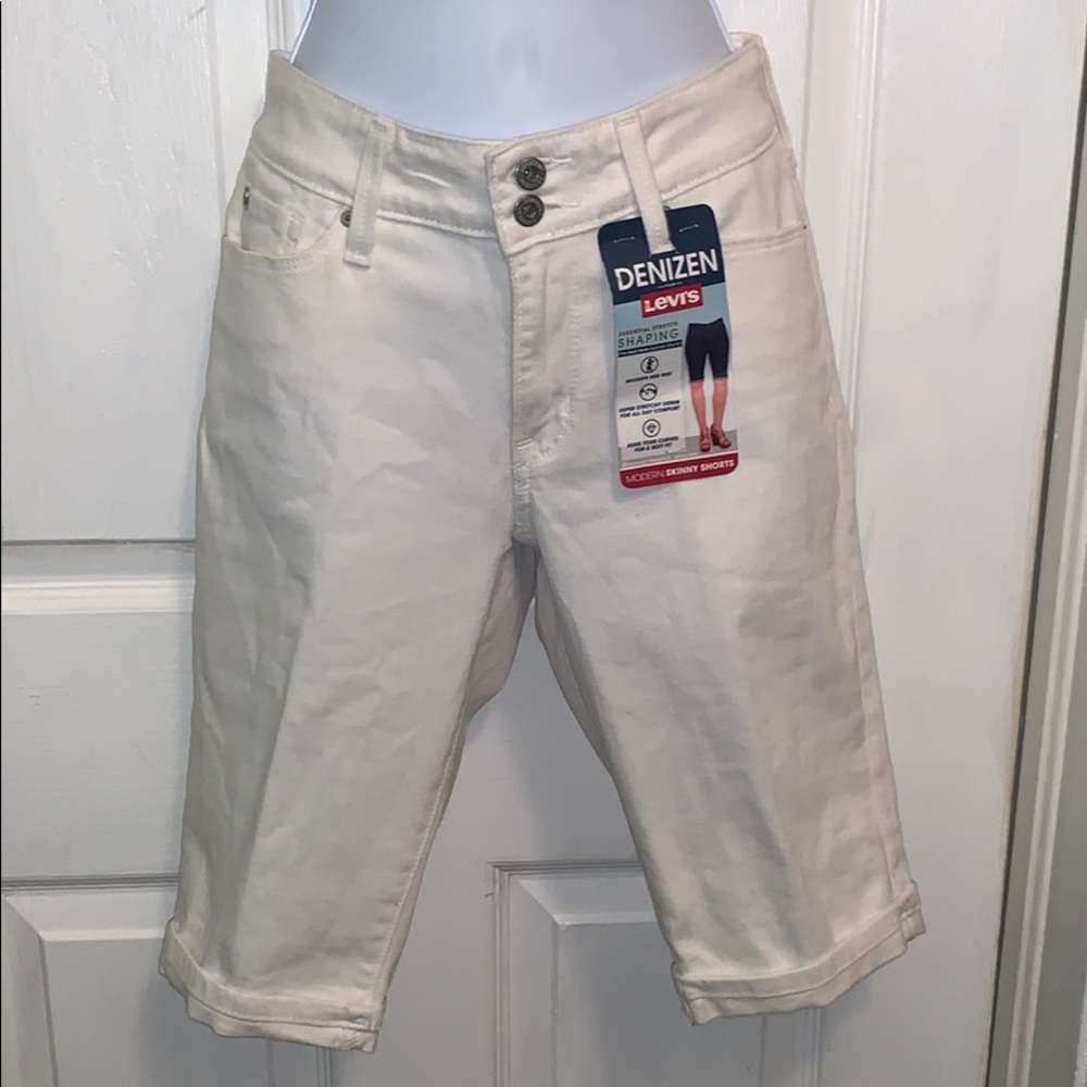 Levi’s Modern Skinny (Long) White Shorts